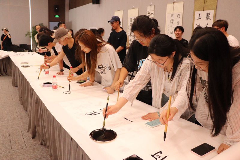 舞蹈培训班：从零基础到舞者之梦的桥梁